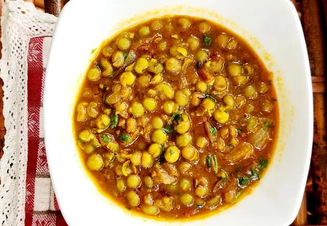 Green Peas Curry