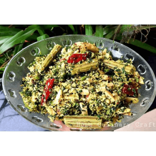 Drumstick and spinach with shredded coconut