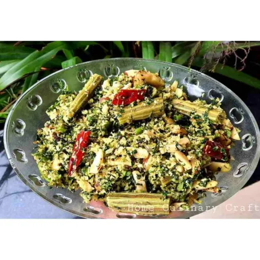 Drumstick and spinach with shredded coconut