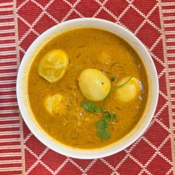 Egg Curry with Coconut Milk