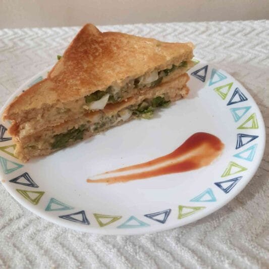 Avocado Egg and Lettuce Sandwich